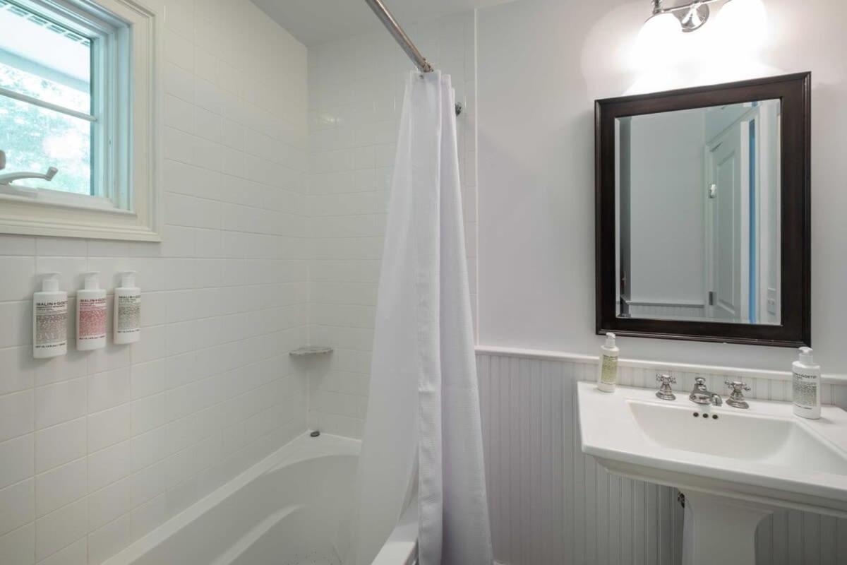 Heated Pool, Driftwood Cottage By Rovetravel East Hampton Esterno foto