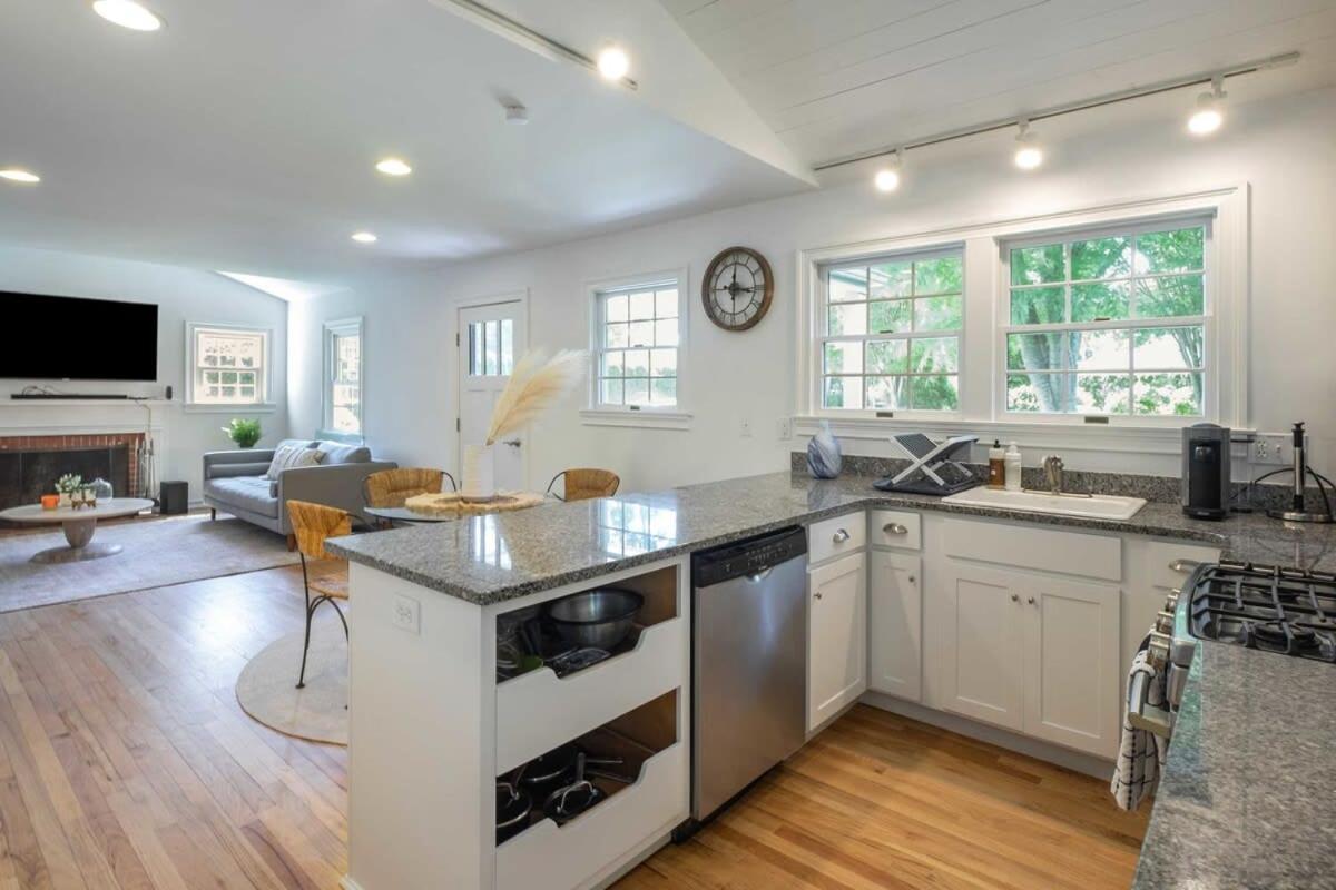 Heated Pool, Driftwood Cottage By Rovetravel East Hampton Esterno foto